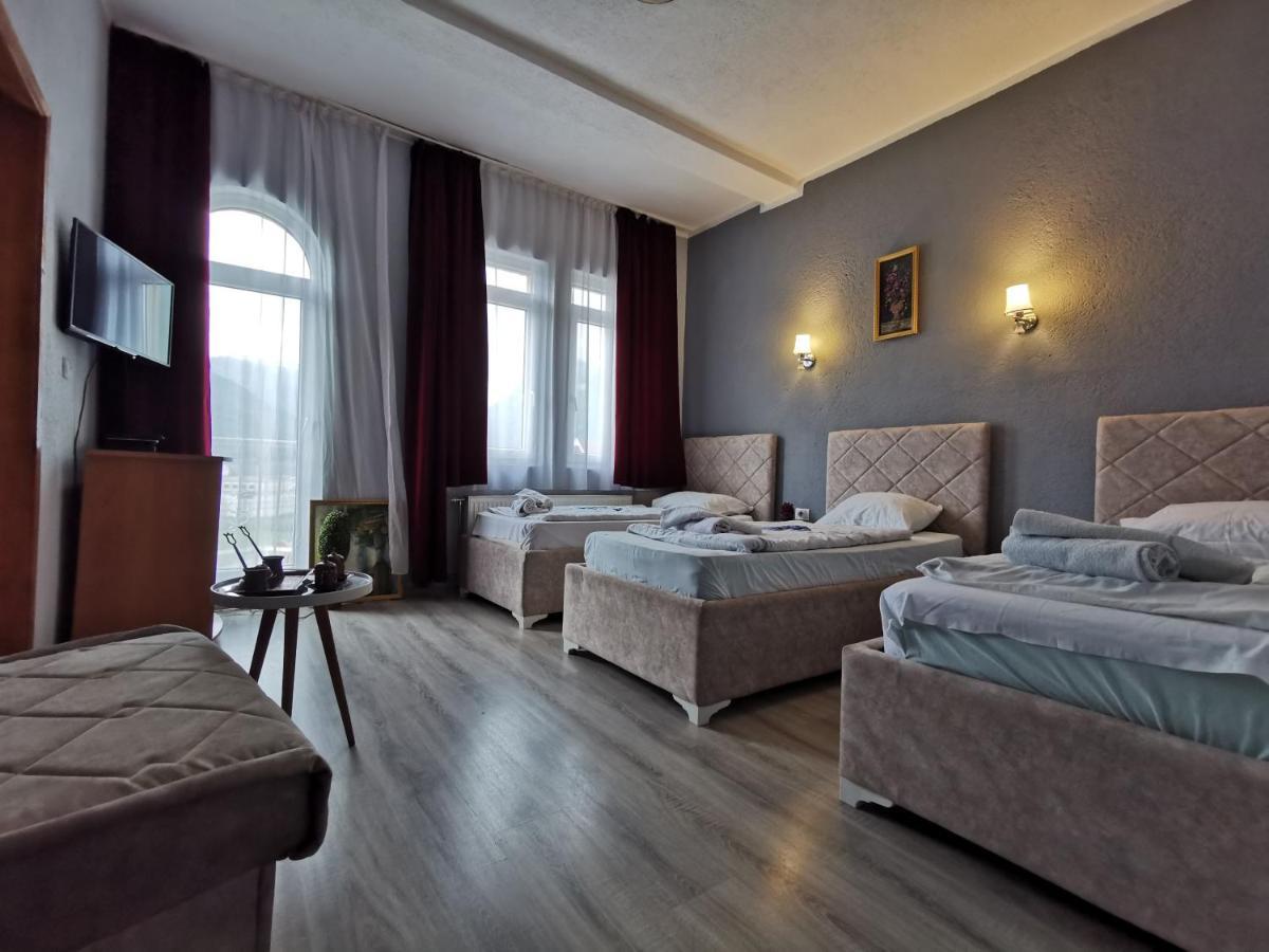 Hotel Rosi Gusinje Exterior photo