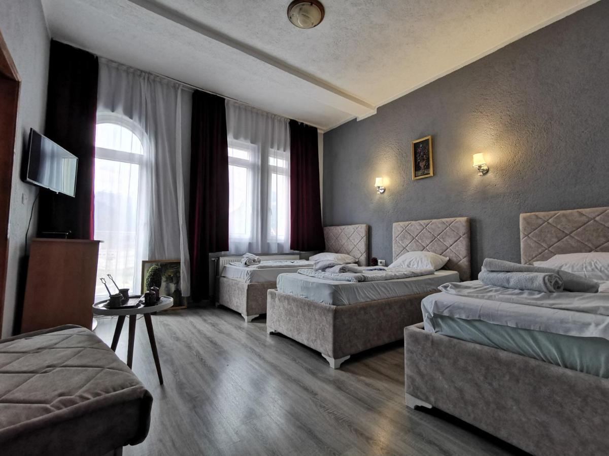 Hotel Rosi Gusinje Exterior photo